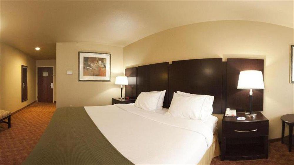 Holiday Inn Express Hotel & Suites Muskogee By Ihg Bagian luar foto