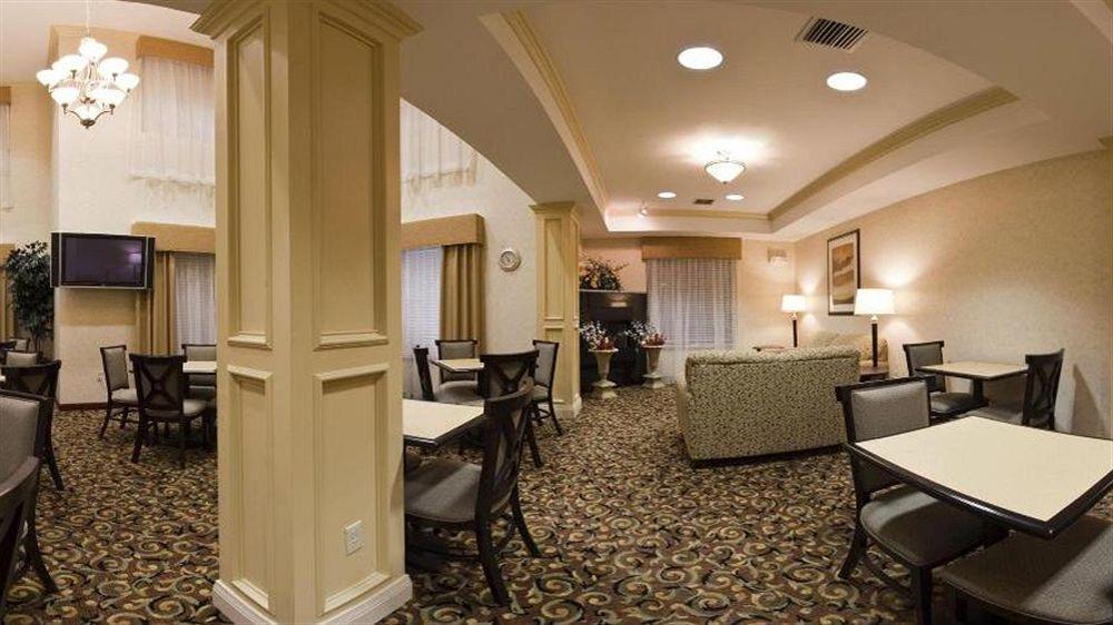 Holiday Inn Express Hotel & Suites Muskogee, An Ihg Hotel Bagian luar foto