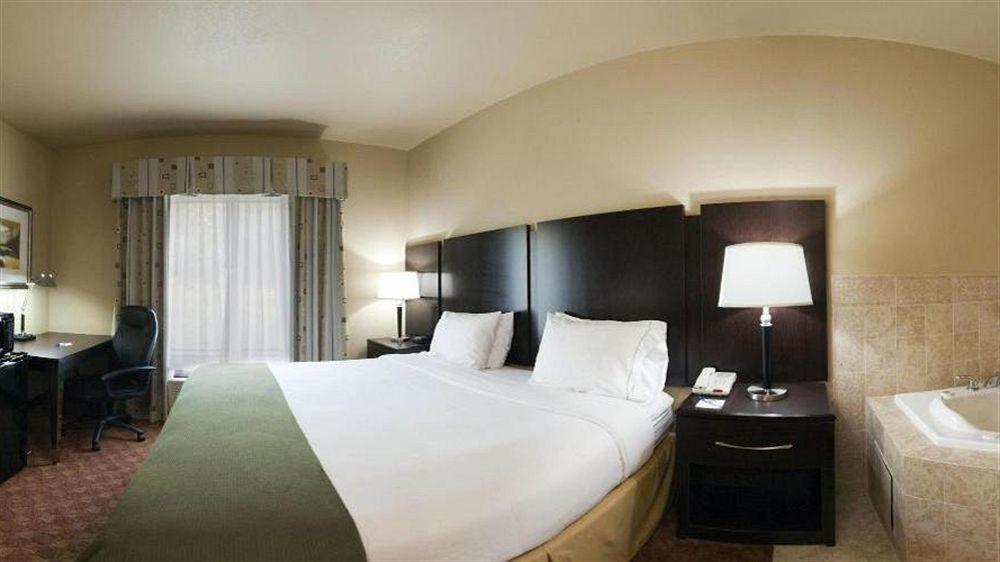Holiday Inn Express Hotel & Suites Muskogee By Ihg Bagian luar foto